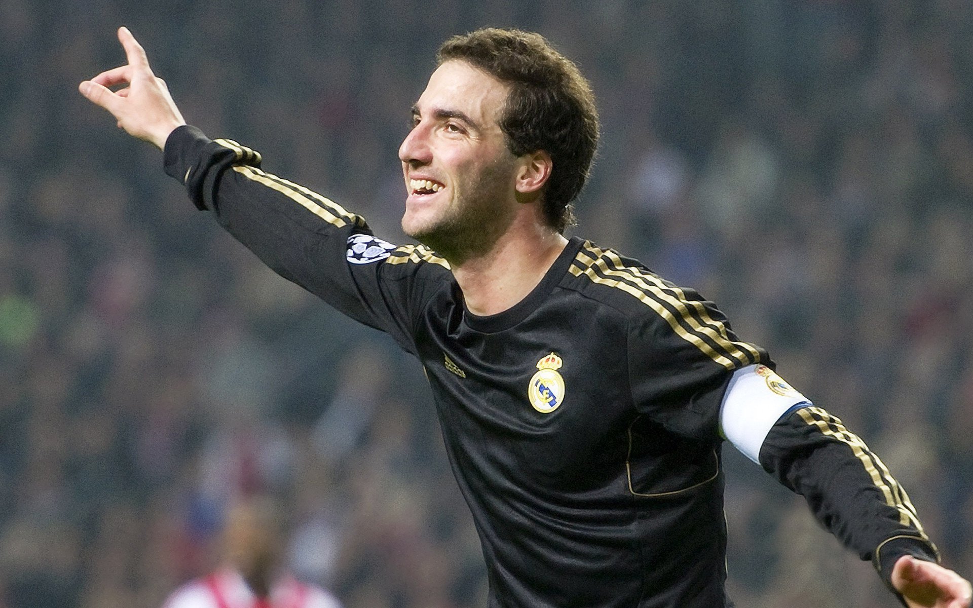 FB体育网页版-巴斯托尼的救赎之夜，克罗地亚与多特蒙德的战术博弈