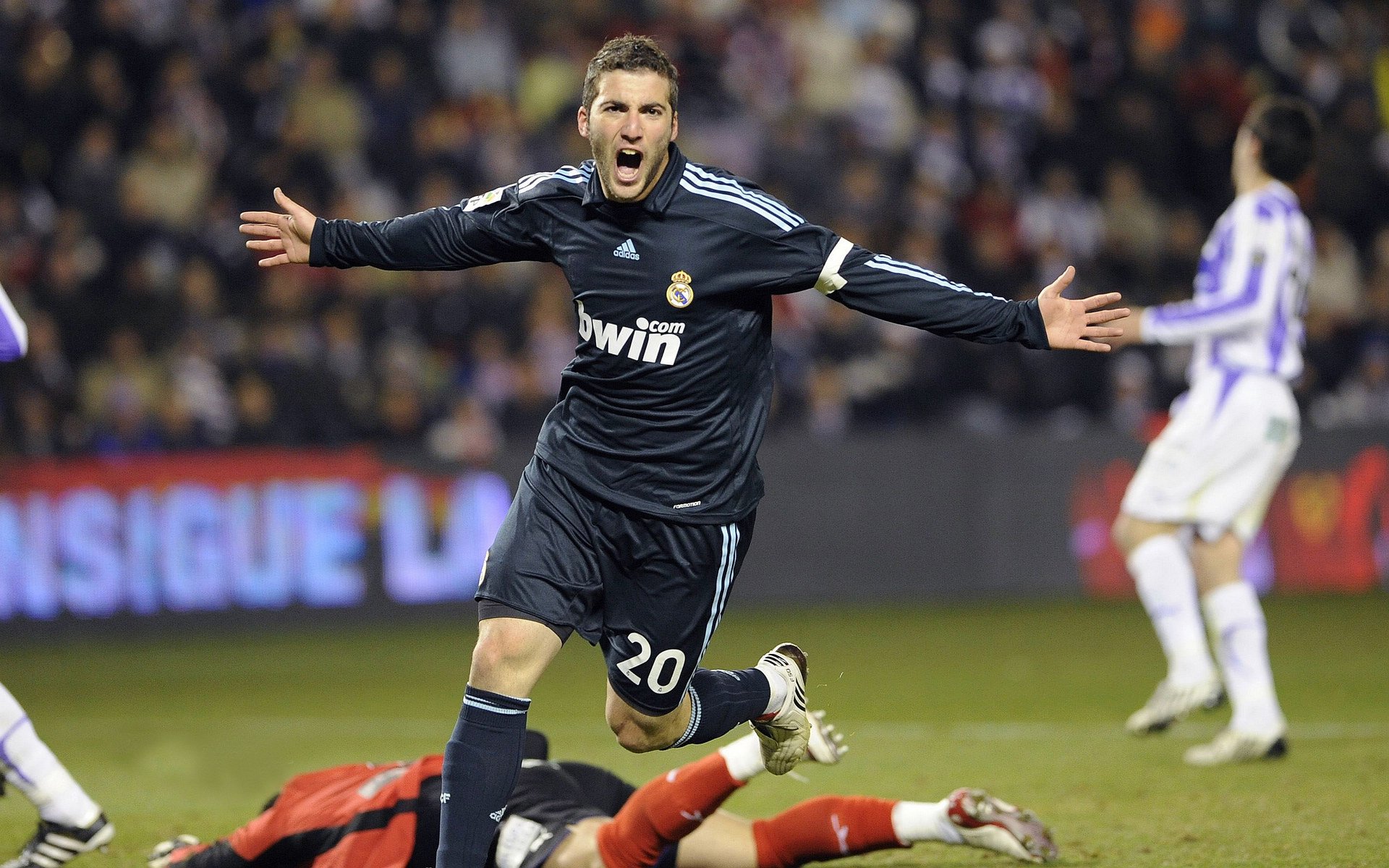 从绿茵场到乒乓球台，德国精神的两次华丽转身—逆转葡萄牙与奥恰洛夫的不朽纪录